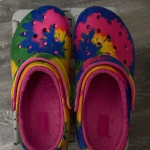 CROCS Colorful Tie-Dye Women's Slippers